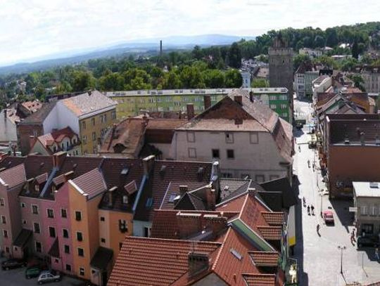 2 miliony dla Lubania. Windy, remonty dachów i instalacje fotowoltaiczne