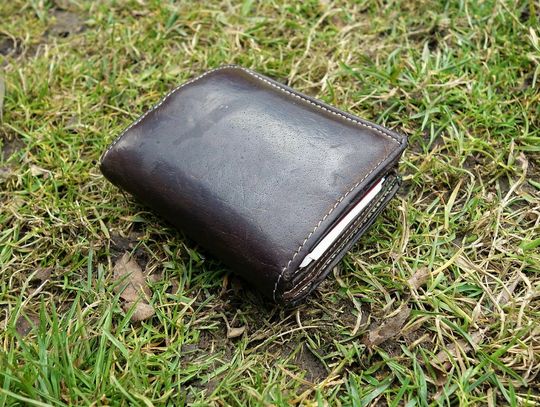 76-latek z powiatu lubańskiego przywłaszczył znaleziony portfel