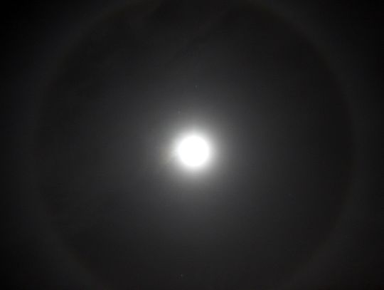 Ale halo! Ciekawe zjawisko optyczne