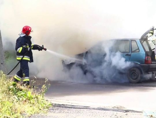 Auto spłonęło na ul. Dolnej