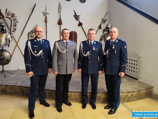 Brązowa Odznaka "Zasłużony Policjant" dla Komendanta lubańskiej policji