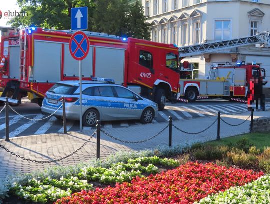 Chciał zaimponować? Wszedł na blanki 45-metrowej wieży