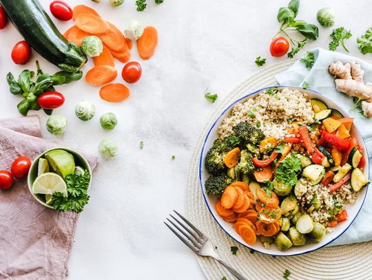 Dieta wegan i wegetarian – po jakie zamienniki mięsa sięgać?