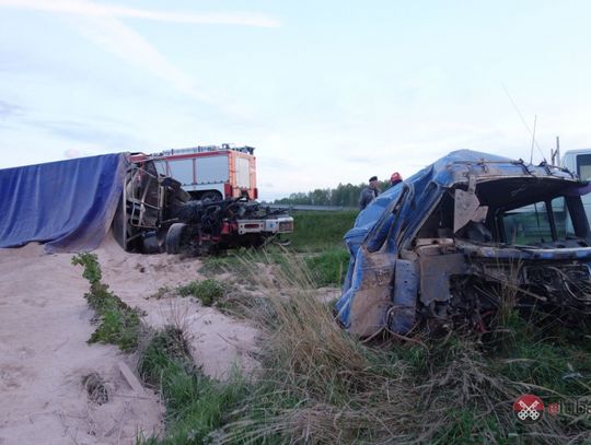 Dwie osoby w szpitalu, po zderzeniu TIR-a z traktorem