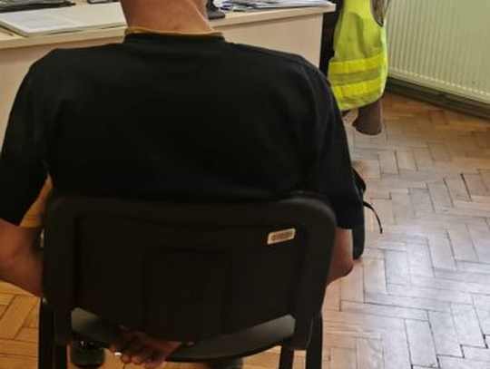 Dzielnicowi zatrzymali sprawców kradzieży z włamaniem