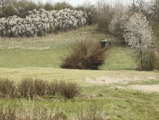 Ewakuacja 150 osób, by bezpiecznie zdetonować pocisk