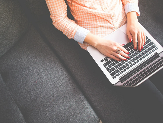Firmowy blog a pozycjonowanie stron internetowych. Zobacz, dlaczego warto pisać aktualności