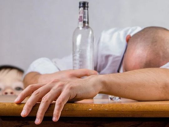 Funkcjonowanie grup Anonimowych Alkoholików w czasie pandemii