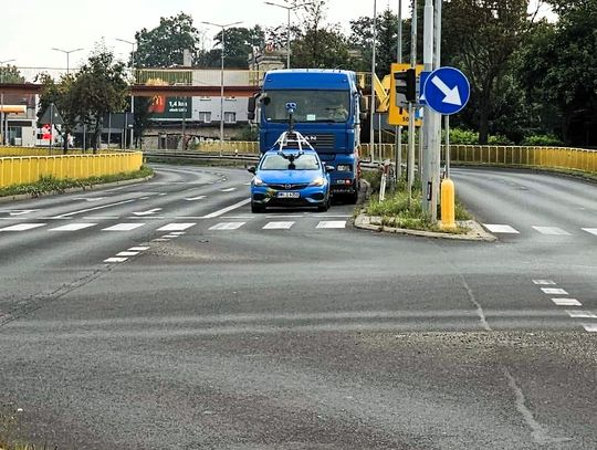 Google Street View aktualizuje mapy Lubania. Auto z kamerą na DK30