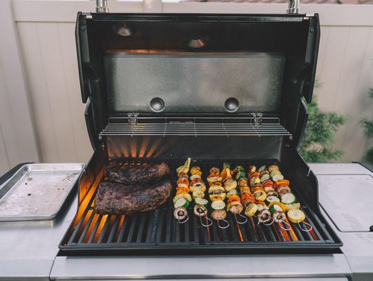 Grill gazowy – mniej roboty, więcej smaku