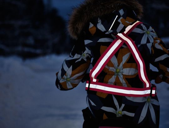 Jesień na drogach. Nośmy odblaski dla własnego bezpieczeństwa