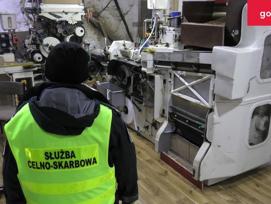 KAS, CBŚP i SG zlikwidowały nielegalną fabrykę papierosów w Bolesławcu