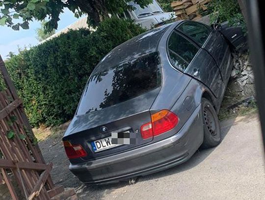 Kolejne rozbite auto w Zarębie