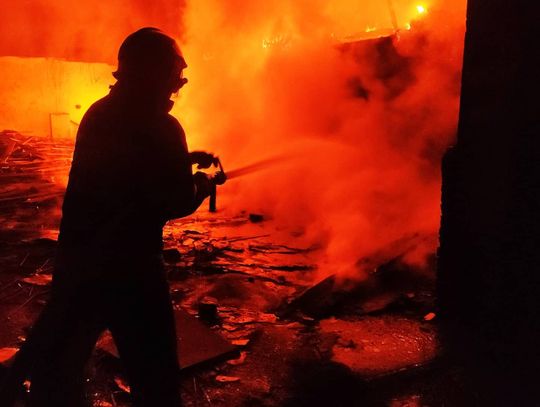 Kolejny raz płonie nieczynna klinkiernia w Nowogrodźcu