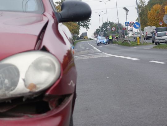 Kolizja czterech aut przed przejściem