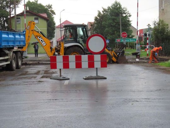 Komunikacja zastępcza i zamknięty przejazd do niedzieli