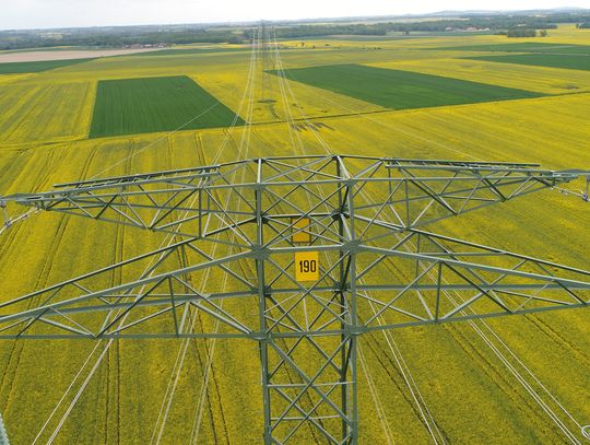 Linia 400 kV Mikułowa–Czarna gotowa do rozruchu próbnego