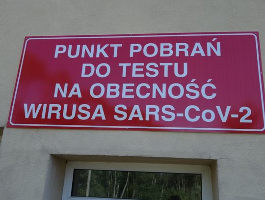 Lubań. Punkt pobrań do testu na obecność wirusa Sars-CoV-2