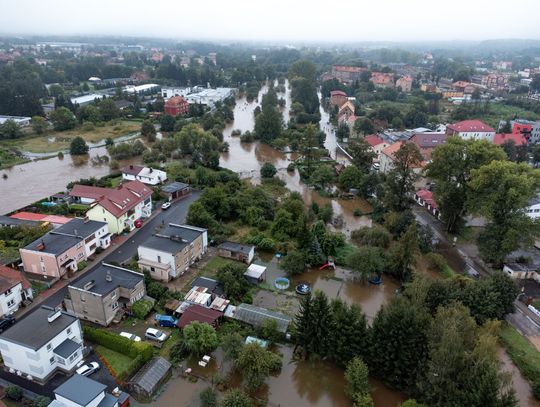 Lubań z drona - powódź. Galeria zdjęć Kacpra Waska