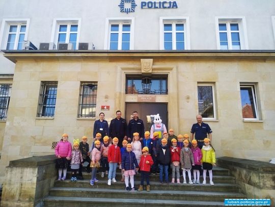 Mali Akademicy złożyli życzenia policjantom