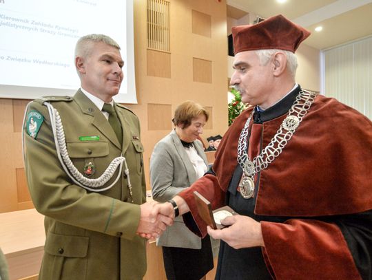 Medal „Za zasługi dla wydziału Biologii i Hodowli Zwierząt” dla funkcjonariusza OSS SG