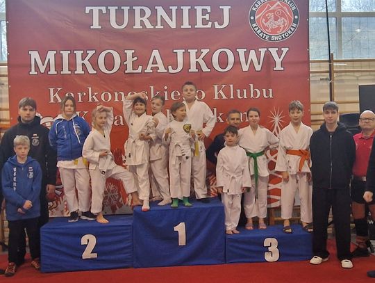 Mikołajkowy Turniej Karate. Sukcesy Zawodników KS Samuraj Lubań