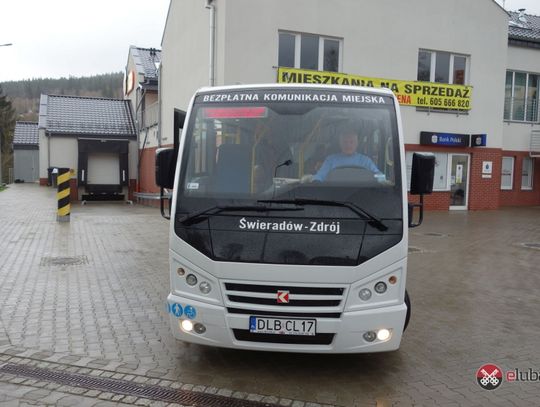 Miliony na bezpłatną komunikację autobusową