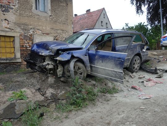 Na podwójnym gazie zdemolował posesję