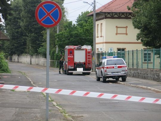 Na podwórku szkoły znaleziono bombę