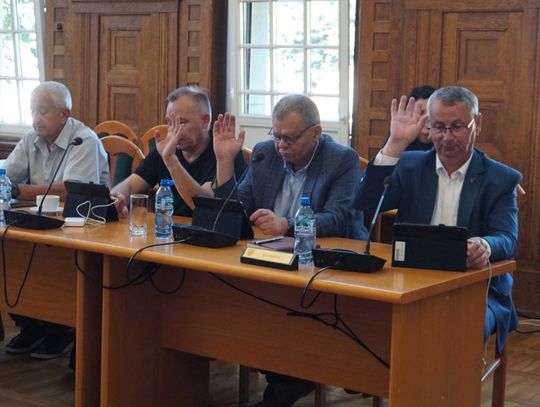 Nadzwyczajna sesja Rady Powiatu - decyzje dla zdrowia i dróg