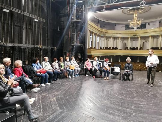 Nauka w teatrze - senior na scenie