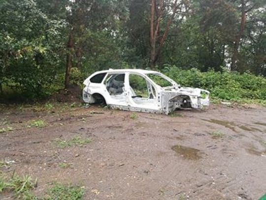 Nie dość, że ukradną to jeszcze las zaśmiecają
