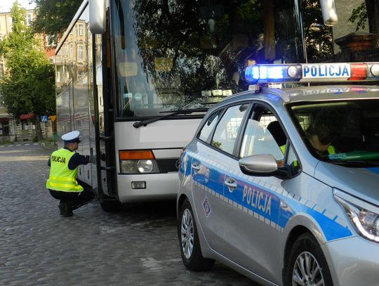 Niesprawnym autobusem przewoził dzieci