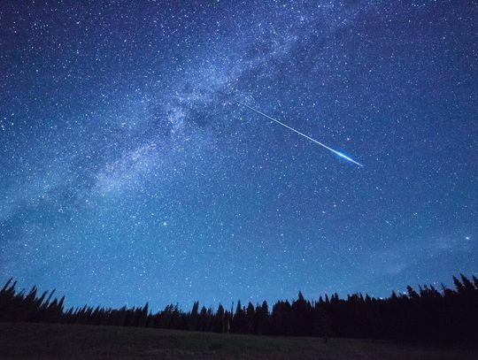 Noc pełna Perseidów. Wybierz się w Izery na spadające gwiazdy