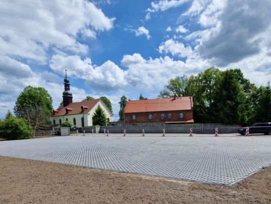 Nowy parking przy kościele w Kościelniku już gotowy