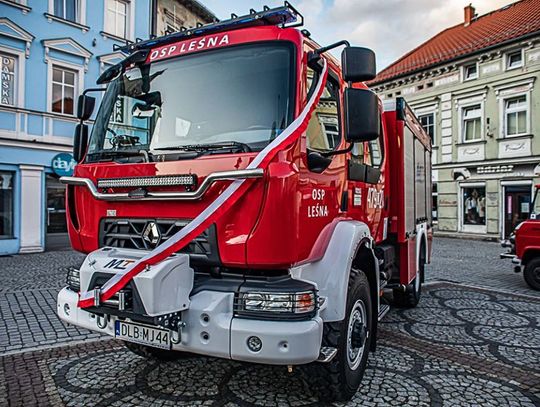 Ochotnicza Straż Pożarna w Leśnej ma nowy wóz