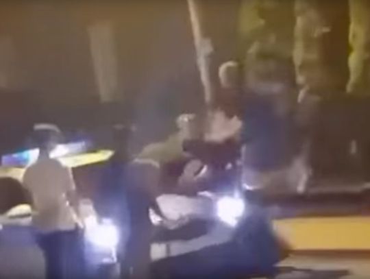 Opublikowano nagrania z ataku na patrol policji w Bolesławcu