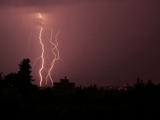 Ostrzeżenie - możliwe silne burze z gradem