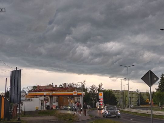 Piękne chmury nad regionem uchwycone przez mieszkańców