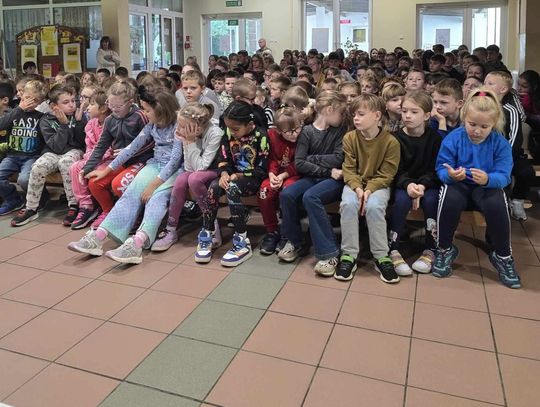 Pisarzowice. Głośne czytanie i otwarcie nowej biblioteki