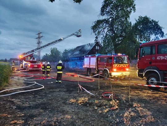 Plama oleju na drodze i pożar w sąsiedztwie Zamku Czocha