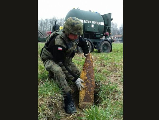 Pocisk dużego kalibru znaleziony w Nawojowie Łużyckim