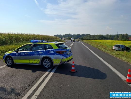 Policja bada przyczyny groźnego wypadku na DK 30 w Pisarzowicach