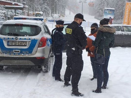 Policjanci kontrolowali stoki narciarskie i hotele w górskich miejscowościach