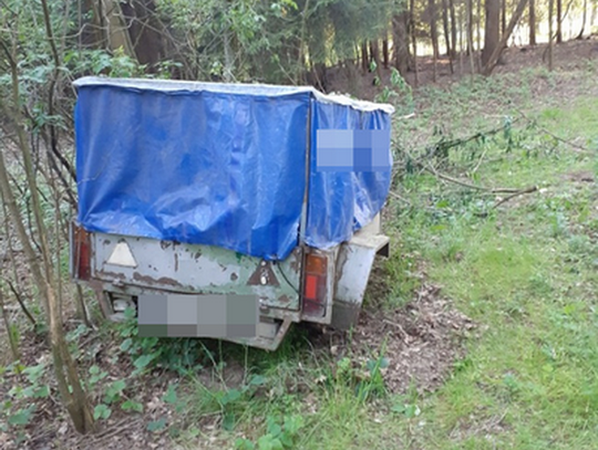 Policjanci poszukują właściciela przyczepki