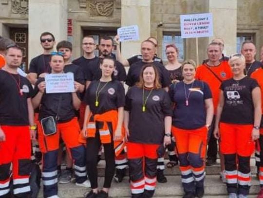 Porozumienie w sprawie wynagrodzeń dla ratowników pogotowia