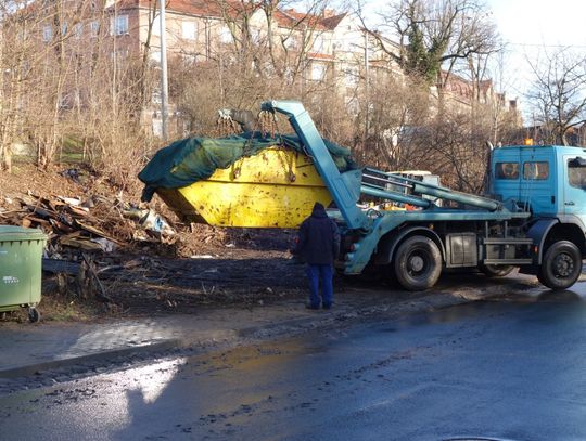 Porządki przy Łużyckiej w Lubaniu