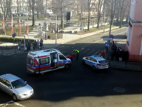 Potrącona rowerzystka przy Urzędzie Miasta