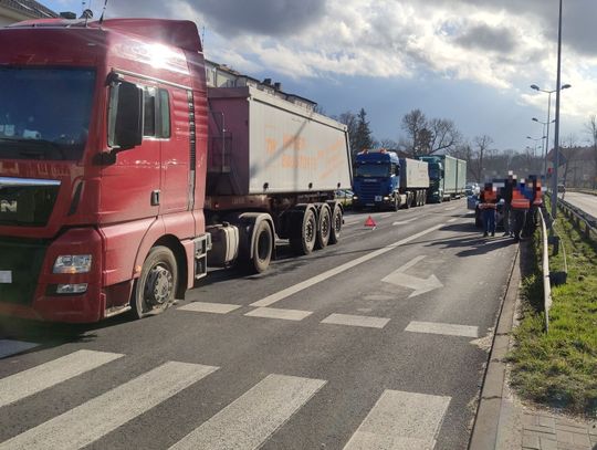 Poważne utrudnienia w ruchu na DK 30 w Lubaniu