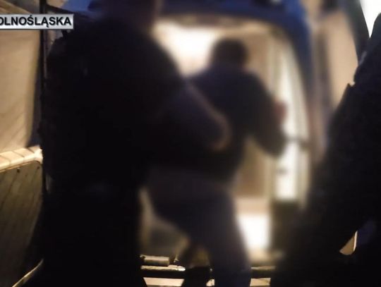 Prokuratura o mężczyźnie, który ugodził ciężarną w brzuch